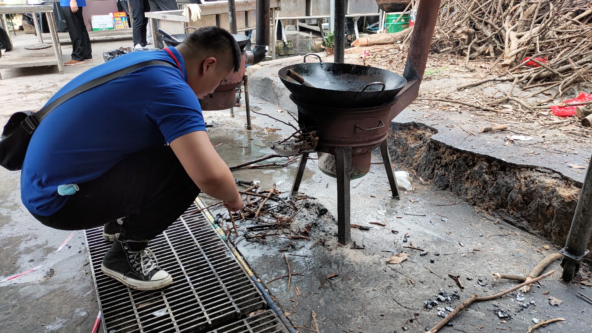 松湖騎行，穿樹飛花；農(nóng)家休閑，擁抱自然