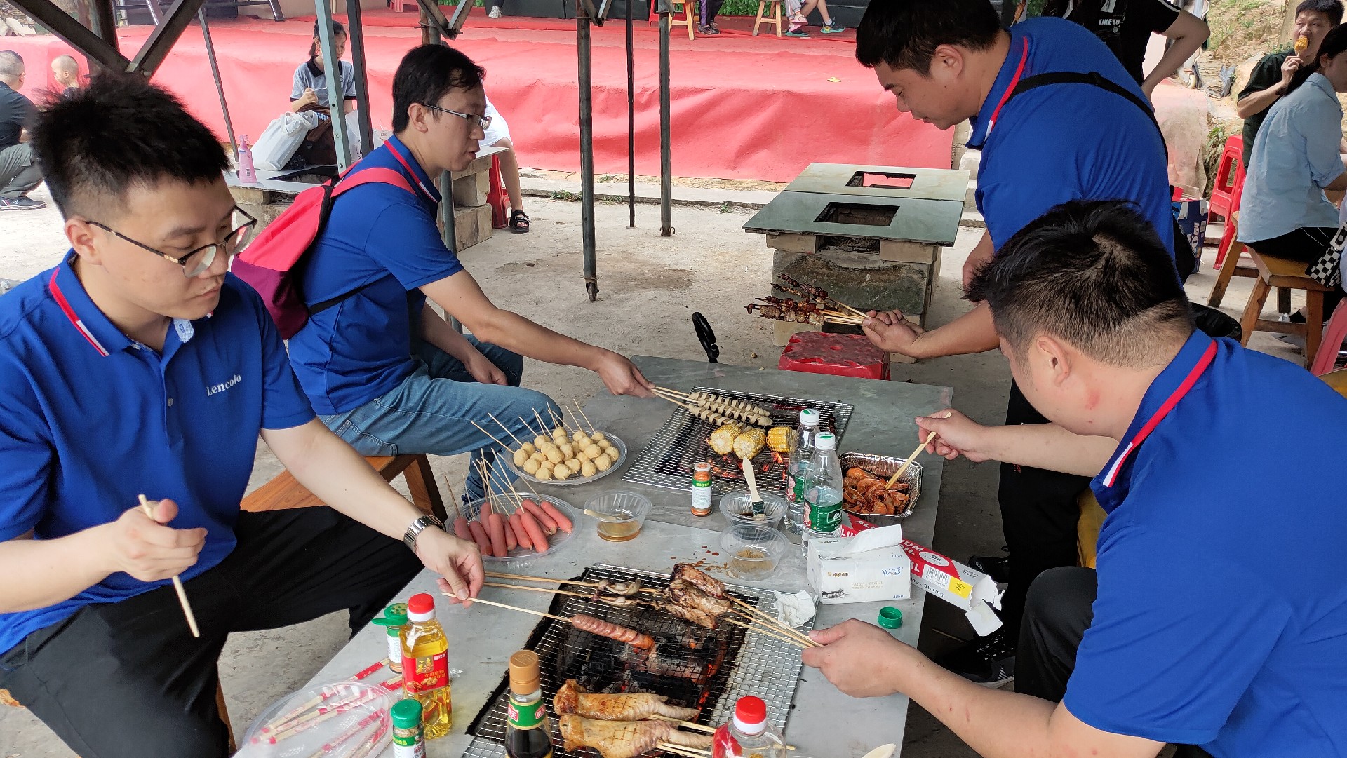松湖騎行，穿樹飛花；農(nóng)家休閑，擁抱自然